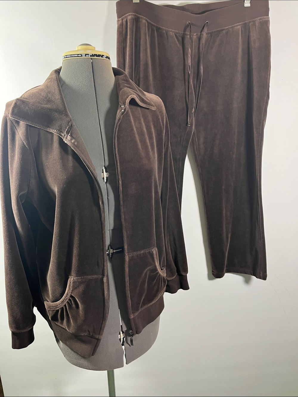 Made for Life Brown Velour Track Pant w Zip Front Jacket Size PL